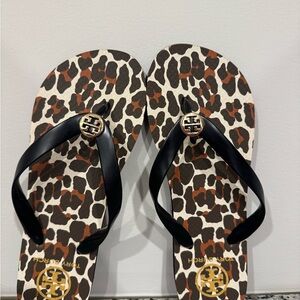 Tory Burch Leopard Sandals• Size 8• Never Worn• Authentic